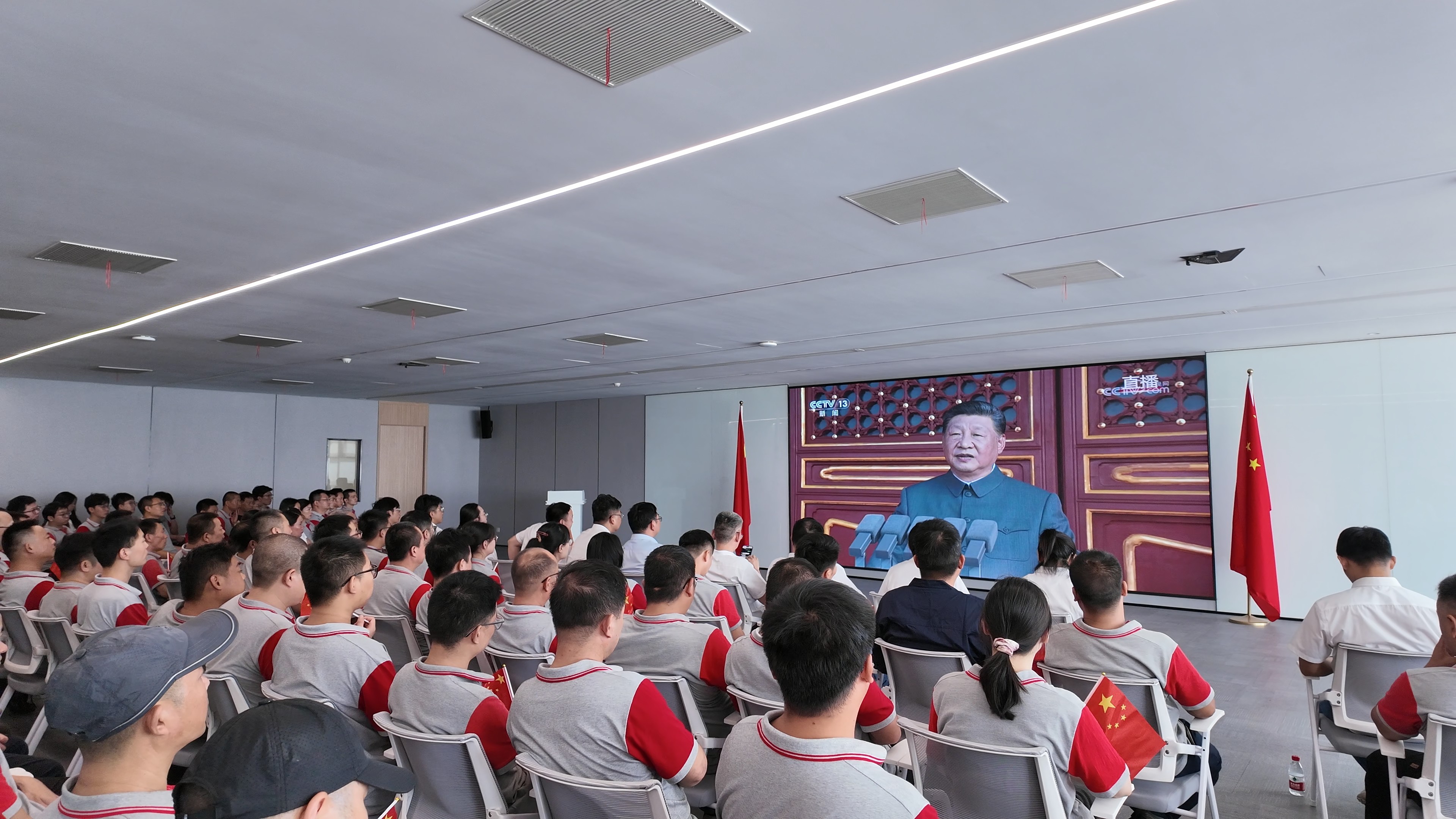 9·3閱兵|同屏共振礪初心，矢志奮勇?lián)姑?></div>
							<div   id=